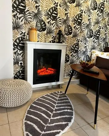 Lejlighed Art Atelier Geri With A Terrace, Free Parking & Wi-fi
