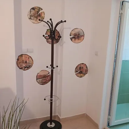 Daire Art Atelier Geri With A Terrace, Free Parking & Wi-fi Yukarı Cuma