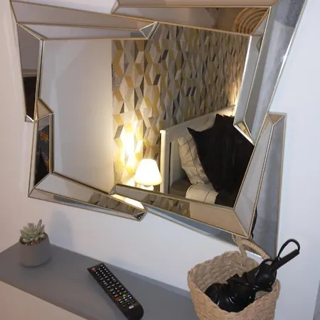 Lejlighed Art Atelier Geri With A Terrace, Free Parking & Wi-fi
