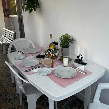 Art Atelier Geri With A Terrace, Free Parking & Wi-fi Lejlighed *