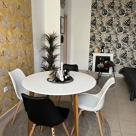 Art Atelier Geri With A Terrace, Free Parking & Wi-fi Daire *