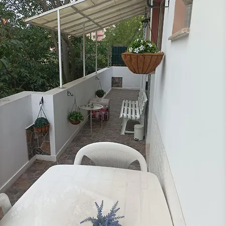 Art Atelier Geri With A Terrace, Free Parking & Wi-fi *